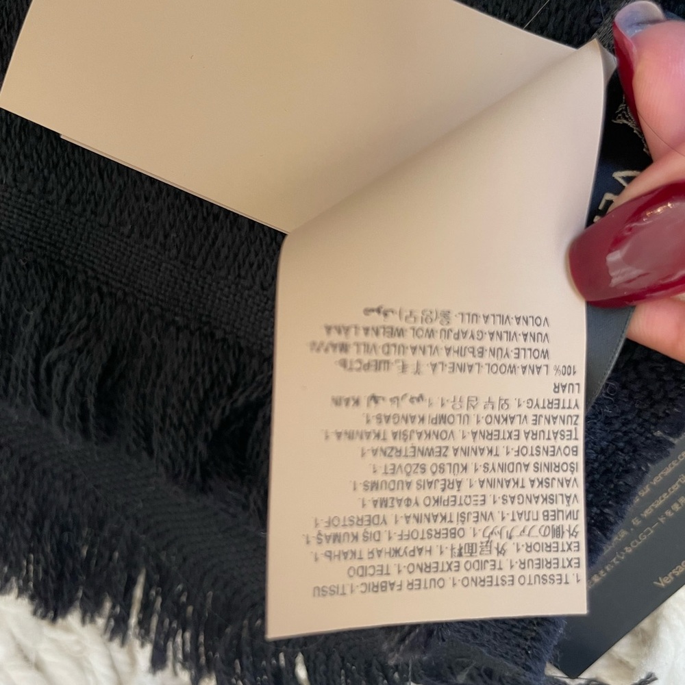 Versace Scarf - Picture 4 of 5